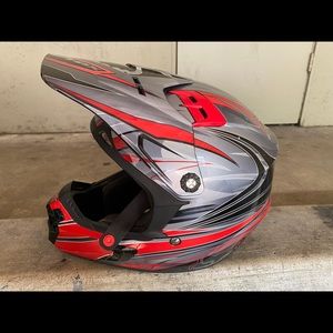 FOX V2 Dirt Bike Helmet
